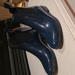 US 8 NWT Storm By Cougar | Chelsea Waterproof Women's Booties | Navy